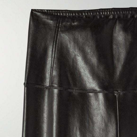 Aritzia High-waisted vegan leather legging - Picture 3 of 8